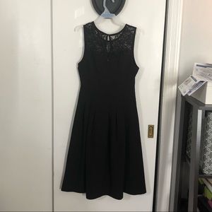 Black sleeveless dress